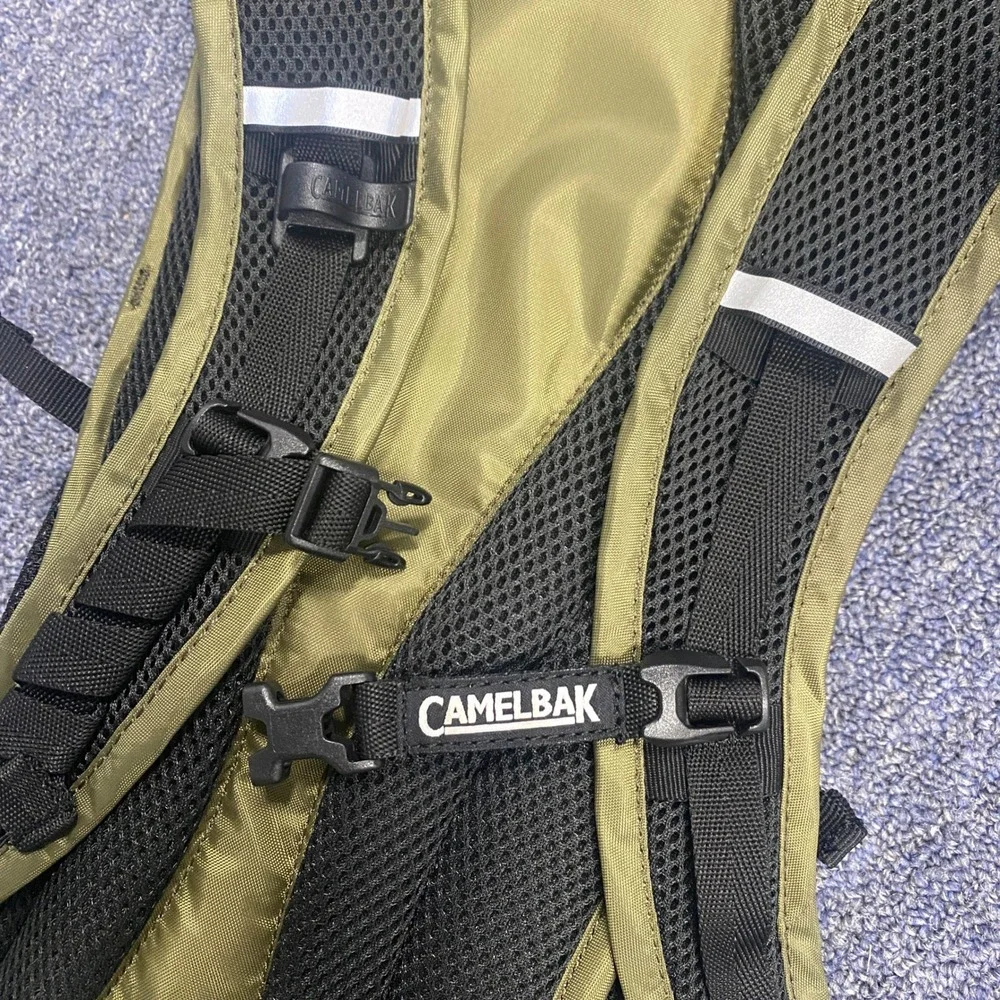 CamelBak Velocity 2.5L / 85oz Hydration Pack Olive Green Backpack Reservoir